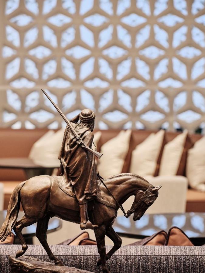 Grand Hyatt Kuwait Otel Kuveyt Dış mekan fotoğraf Statue of Ibn Battuta at the Ibn Battuta Mall, Dubai