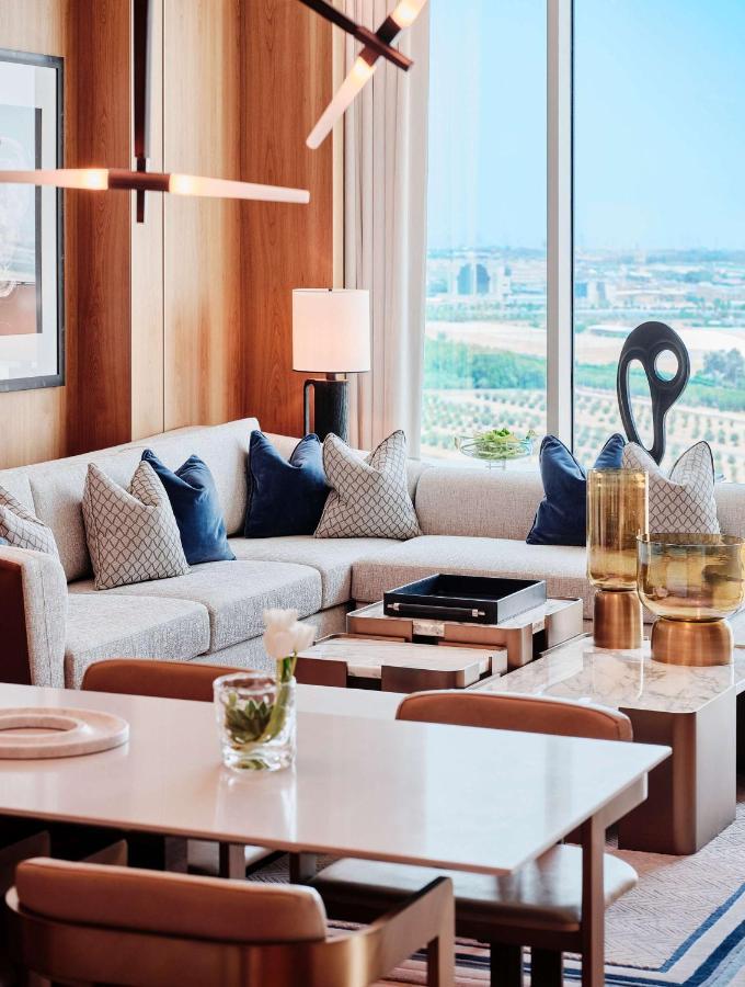 Grand Hyatt Kuwait Otel Kuveyt Dış mekan fotoğraf A living room at The Ritz-Carlton, DIFC