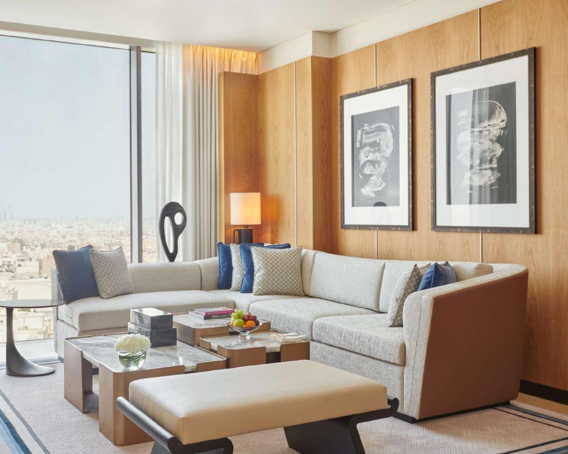 Grand Hyatt Kuwait Otel Kuveyt Dış mekan fotoğraf A living room at the Ritz-Carlton, Riyadh