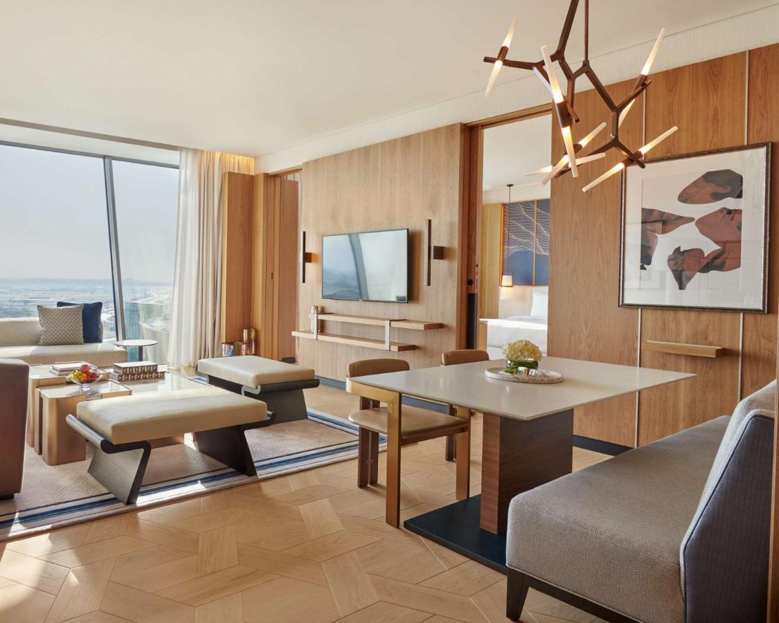 Grand Hyatt Kuwait Otel Kuveyt Dış mekan fotoğraf A suite at the hotel