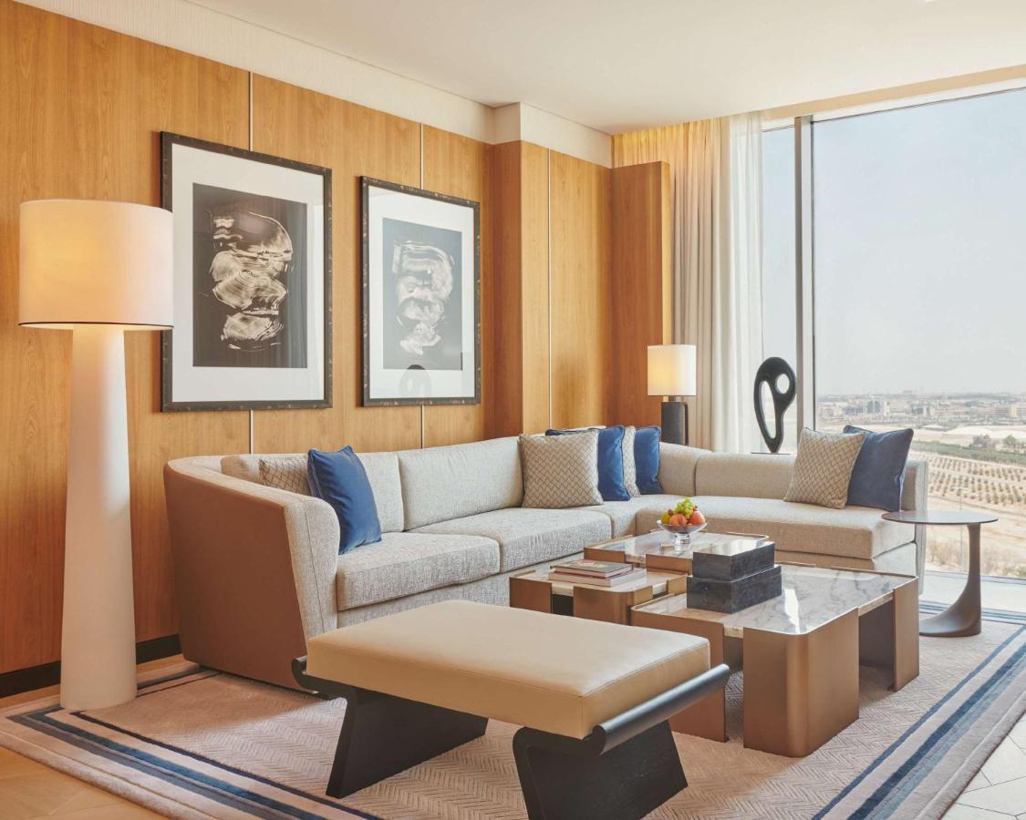 Grand Hyatt Kuwait Otel Kuveyt Dış mekan fotoğraf A living room at the Ritz-Carlton, DIFC