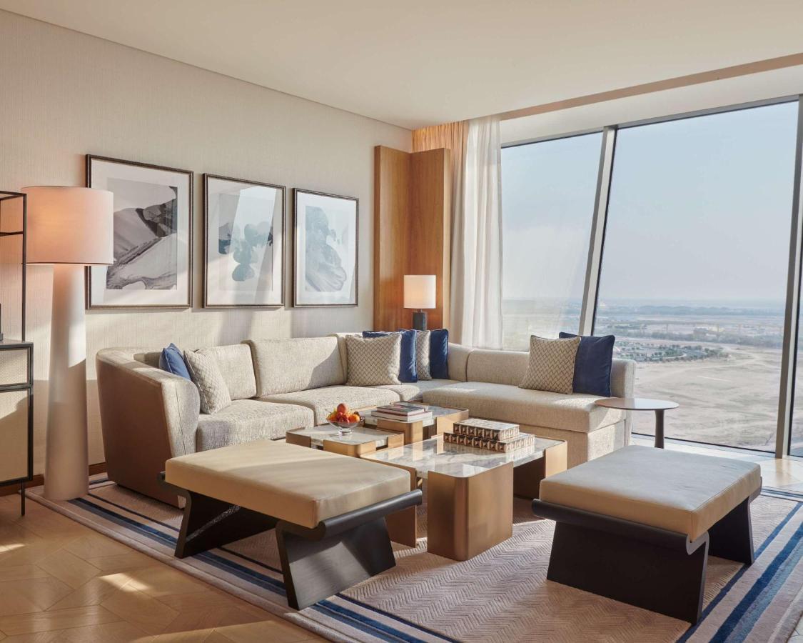 Grand Hyatt Kuwait Otel Kuveyt Dış mekan fotoğraf A living room at the Ritz-Carlton, DIFC