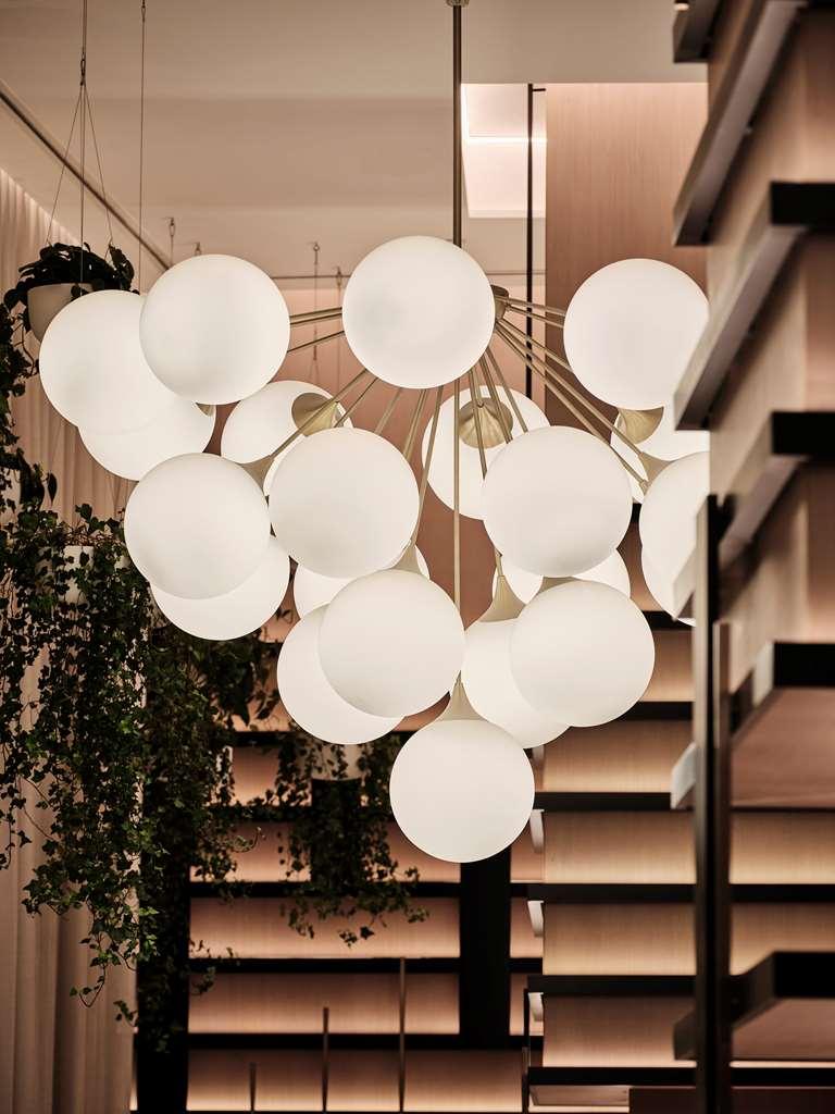Grand Hyatt Kuwait Otel Kuveyt İç mekan fotoğraf A chandelier